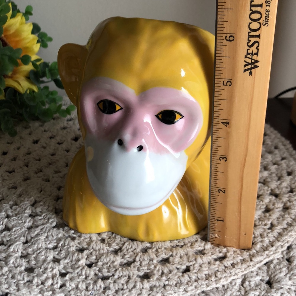 Yellow Ceramic Animal Monkey Bust Planter Pot - Picture 6 of 8